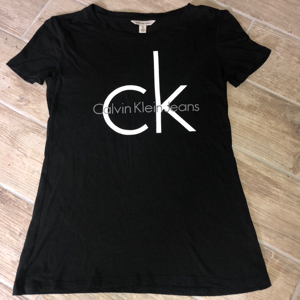 Women’s Calvin Klein shirt